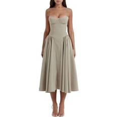 Fit and flare dresses • Compare & see prices now »