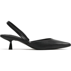 Pointed Toe Strap - Black