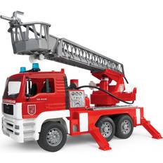 Son Véhicules d'Urgence Bruder Man Fire Engine with Water Pump & Light & Sound