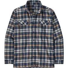 Patagonia Long Sleeved Organic Cotton Midweight Fjord Flannel Shirt - Fields/New Navy