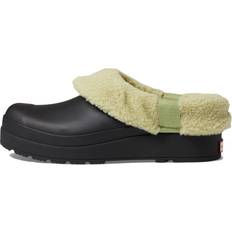 Hunter Clogs Hunter Play Sherpa Insulated Clogs for Women Offers Keep Your Feet Warm, Textile Lining and Insole, and Slip-On Style Black/Wild Green