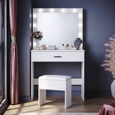 Elegant with Large Chest of Drawer