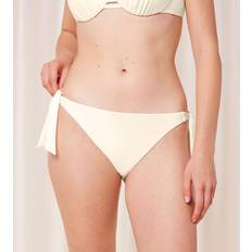 Blanco Partes inferiores de bikini Triumph Summer Glow Tai sd Bikiniunderdele hos Magasin Ecru White