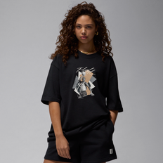 Jordan Women Clothing Jordan Women's Oversized Graphic T-Shirt in Black, FN5708-010