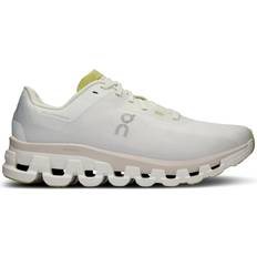 Beige - Women Running Shoes On Cloudflow 4 W - White/Sand