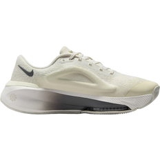 Nike Fabric Gym & Training Shoes Nike Versair W - Coconut Milk/Sail/Gum Light Brown/Iron Grey