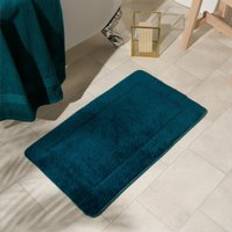 OHS Border Tufted Bath