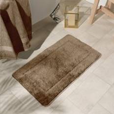 OHS Border Tufted Bath