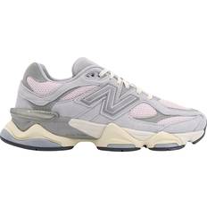 Grau Schuhe New Balance 9060 - Granite/Pink Granite/Silver Metallic