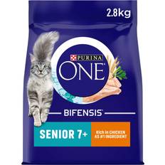 Purina ONE Pets Purina ONE Dry Cat Food Rich in Chicken 2.8kg, Pack of 4