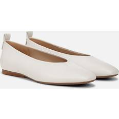 Low Shoes Naturalizer 27 EDIT Carla Flat Ballet Flats, Warm White Leather, 11.0W Slip-On Fit, Rubber Outsole