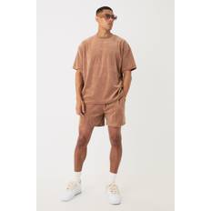 Braun - Herren Schlafanzüge boohooMAN Mens Velour Oversized T-Shirt & Pinktuck Shorts Set Brown