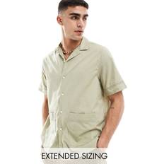 Green - Unisex Shirts ASOS DESIGN – Lässiges Hemd Baumwollpopeline mit Reverskragen und Besatz in Olivgrün