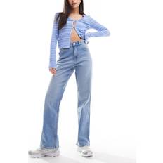 ASOS DESIGN – Easy – Ljusblå tvättade raka jeans