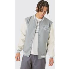 boohooMAN Mens Pu Badge Varsity Jacket In Grey