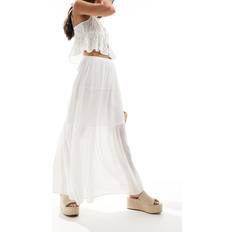 Short Skirts - White Stradivarius Long flowing skirt with an elasticated waistband White