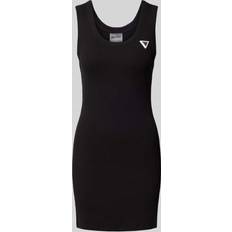 Guess Kleider Guess Activewear Minikleid mit Label-Detail Modell 'NYRA' in Black, Größe