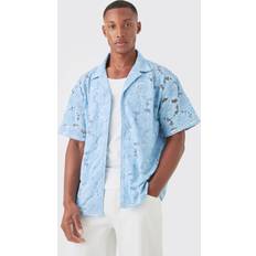 Blumen Hemden boohooMAN Boxy Floral Lace Shirt - Pale Blue