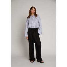 Munthe Pantalons & Shorts Munthe Pantalon en tissu Femme Taille Noir