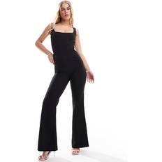 Flare Jumpsuits & Overalls ASOS DESIGN – Eleganter Jumpsuit in Schwarz mit eckigem Ausschnitt und ausgestelltem