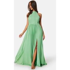 Bubbleroom Gröna Klänningar Bubbleroom Bubbleroom Occasion Pleated Halter Neck Gown Green