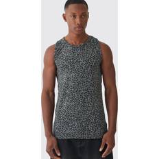 Braun - Herren Tanktops boohooMAN Muscle Fit Leopard Print Vest - Brown