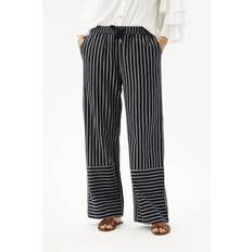 IN FRONT Byxor & Shorts IN FRONT Randiga Breda Benbyxor - Navy