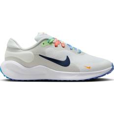 Nike Revolution 7 Next Nature SE GS - White/Photon Dust/Vapor Green/Midnight Navy