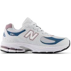 New Balance Grey Sport Shoes New Balance Big Kid's 2002 - Quartz Grey/Ice Wine