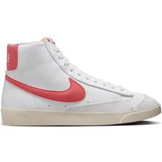 Nike Blazer Skor Nike Blazer Mid '77 W - White/Red Stardust/Sail/Adobe