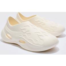 44 ½ Clogs boohooMAN Mens Perforated Flame Moulded Mule Cream