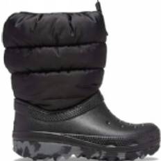 Stiefel Crocs Classic Neo Puff Boot Kids, für Jungen schwarze Stiefel