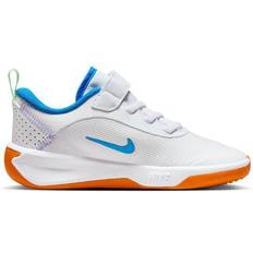 Nike Garçon Chaussures de sport d'intérieur Nike Omni Multi-Court PSV - White/Vapor Green/Total Orange/Photo Blue