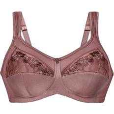 Anita Protes Bh Berry