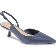 BCBGeneration Kittie-2 Pump