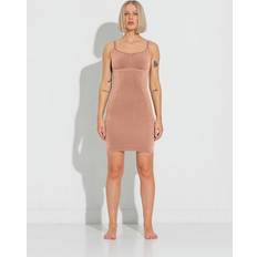 Lykkeland Atelier Second Skin Slip Kjole Tan