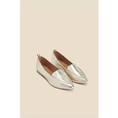 Sosandar Womens Gold Pointed Toe Loafers