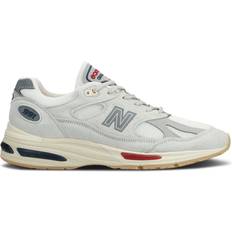 New Balance 991 Sneakers New Balance Made in UK 991v2 Vintage - Off White/Blanc de Blanc/Savvy Red