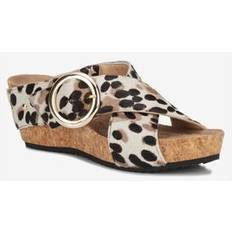 Low Shoes Ros Hommerson Women's Tabitha Flat in Multi Cow Print Size M