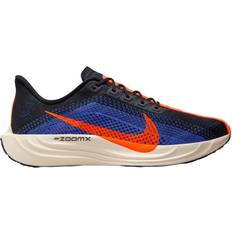 Nike Air Pegasus Sko Nike Pegasus Plus M - Black/Astronomy Blue/Vivid Grape/Hyper Crimson