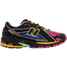 New Balance 1906R M - Black/Exuberant Pink/Bleach Blue