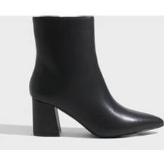 Nelly Svart Ankle Boot