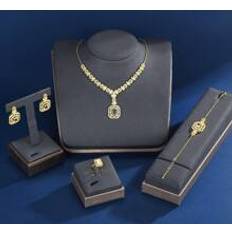18k Smyckesset Shein 5pcs/Set Elegant And Luxurious Fashion Jewelry Set With Cube Shaped Cubic Zirconia Designed Necklace, Earrings, Bracelet For Women. Gold-Plated Bridal