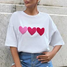 Shein WHITE OVERSIZE TSHIRT WITH EMBROIDERY HEART DETAL