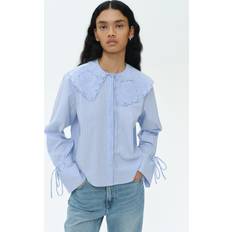 H&M Dame Bluser H&M Dame Blå Bluse poplin med engelsk blonde