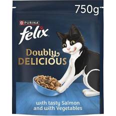 Pets Felix doubly delicious salmon & vegetables dry cat food 750g