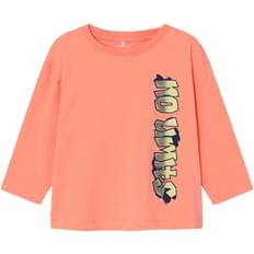 Name It Orange Sweatshirts Name It Bluse NmmNoel Fusion Coral m. Graffiti år 104 Bluse