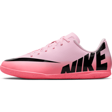 Nike Jr. Mercurial Vapor 15 Club Little/Big Kids' IC Low-Top Soccer Shoes in Pink, 6Y DJ5955-601 6Y