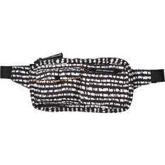 Mads Nørgaard Mads Nørgaard Bel One Art Carni Bag Crossbody Taske Scribble Black/Arctic Wolf Aop One-size