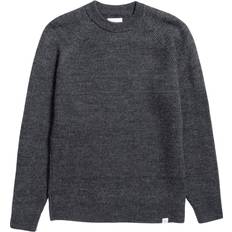 Norse Projects Kläder Norse Projects Roald Wool Cotton Rib Sweater Mand Dark Grey Melange Sweaters hos Magasin